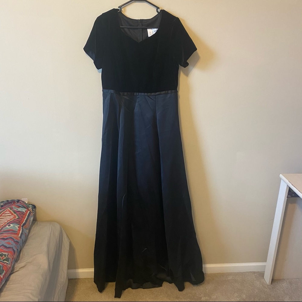 Sweetheart Velvet & Satin Floor Length Gown Dress